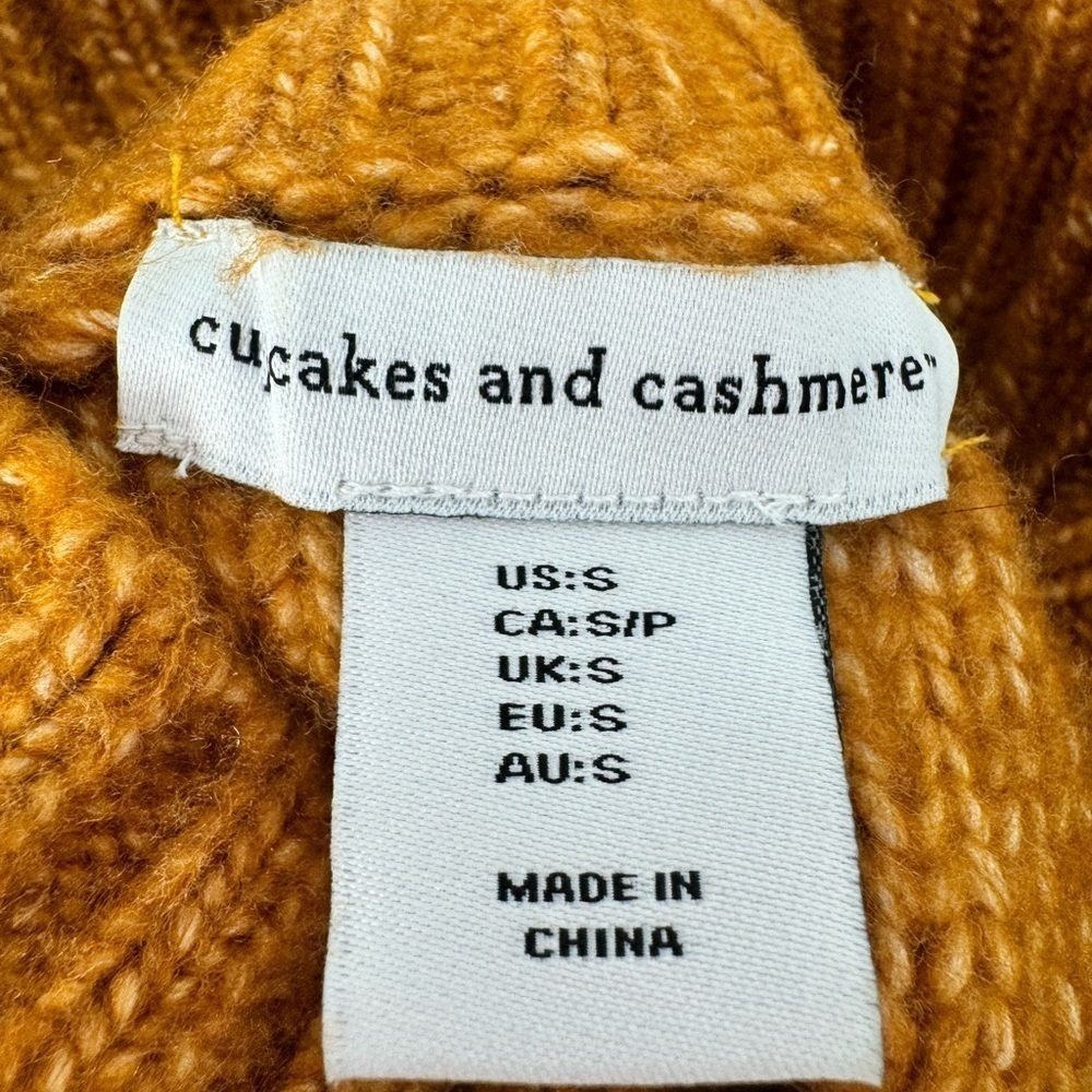Cupcakes and Cashmere Sweater Funnel neck - Picture 5 of 6